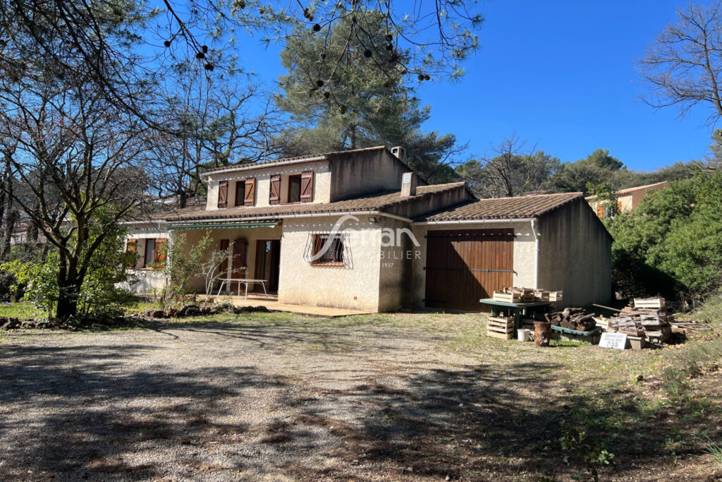 A Trans-en-Provence, maison 4 chambres sur terrain de 1870 m2. – 5 pièces – 4 chambres – 115.00 m²