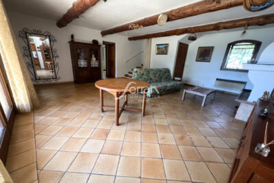 A Trans-en-Provence, maison 4 chambres sur terrain de 1870 m2. – 5 pièces – 4 chambres – 115.00 m²
