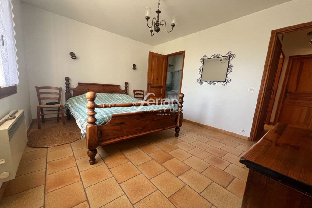 A Trans-en-Provence, maison 4 chambres sur terrain de 1870 m2. – 5 pièces – 4 chambres – 115.00 m²