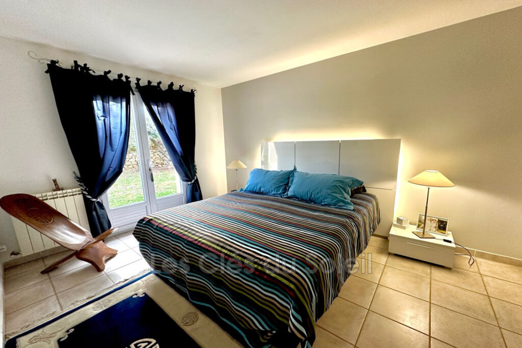 Situé dans un quartier résidentiel, calme et recherché, cette  – 4 pièces – 3 chambres – 125.00 m²