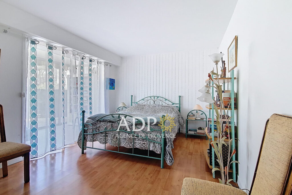 Grasse Sud – proche pénétrante – Grand jardin privatif – Doubl – 3 pièces – 2 chambres – 68.18 m²