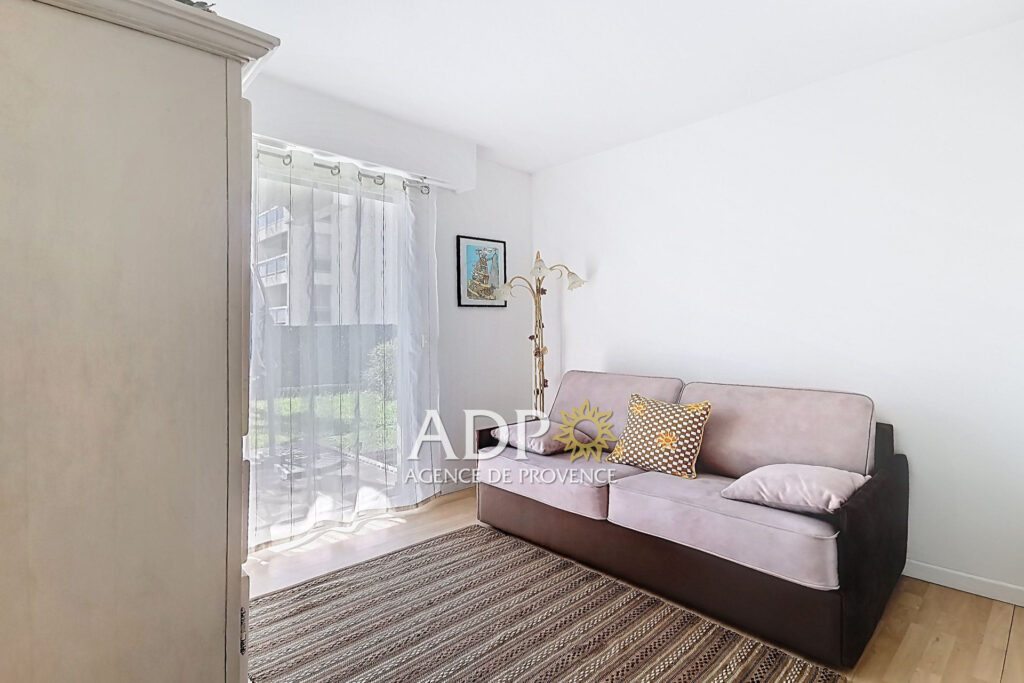 Grasse Sud – proche pénétrante – Grand jardin privatif – Doubl – 3 pièces – 2 chambres – 68.18 m²