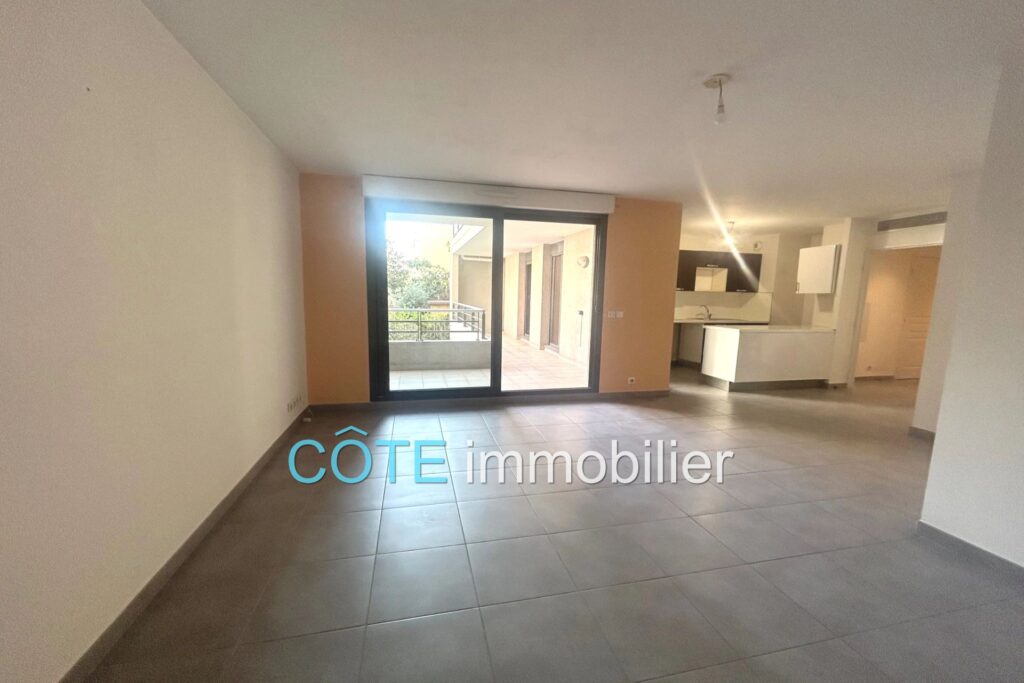 ANTIBES PORT VAUBAN 3 PIÈCES TERRASSE RÉSIDENCE RÉCENTE AU CAL – 3 pièces – 2 chambres – 71.00 m²