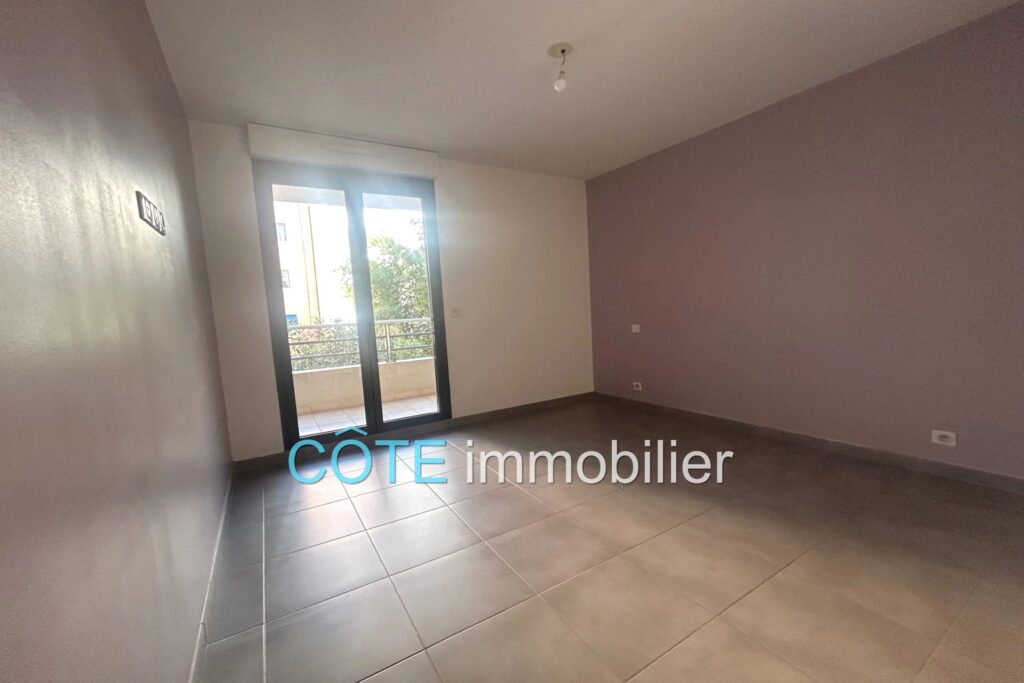 ANTIBES PORT VAUBAN 3 PIÈCES TERRASSE RÉSIDENCE RÉCENTE AU CAL – 3 pièces – 2 chambres – 71.00 m²