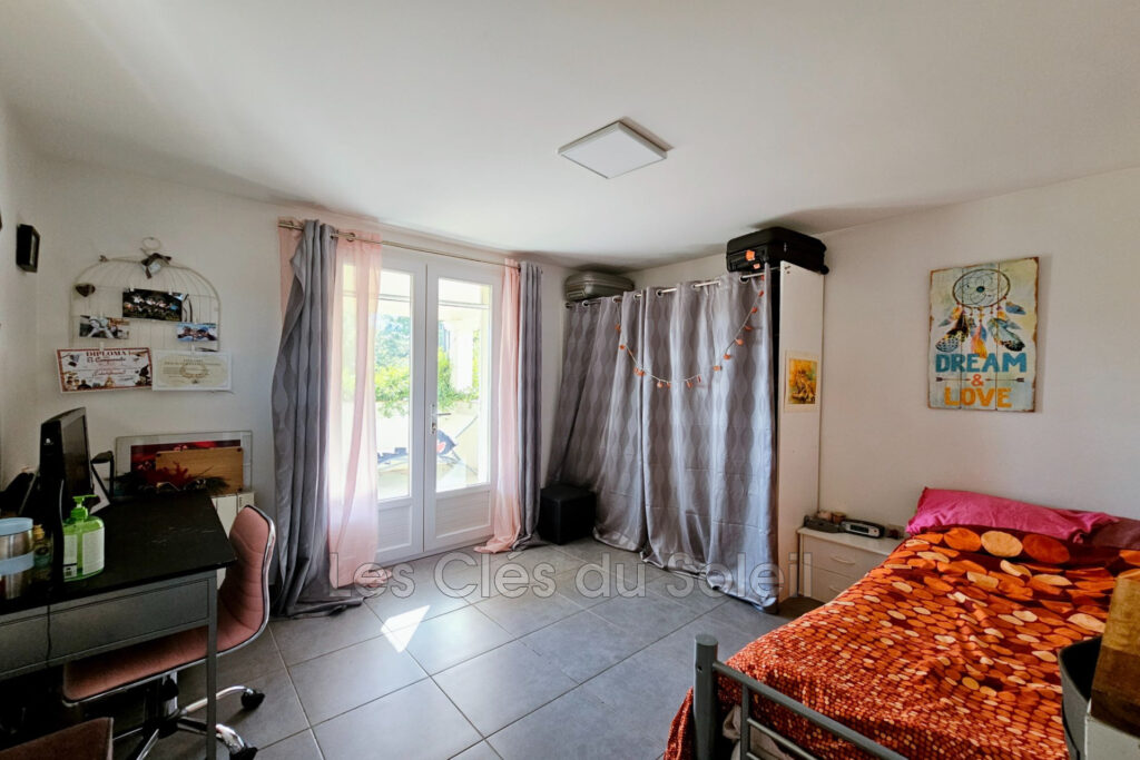 MONTFORT SUR ARGENS À seulement 8 km de Cotignac, découvrez ce – 6 pièces – 4 chambres – 161.00 m²