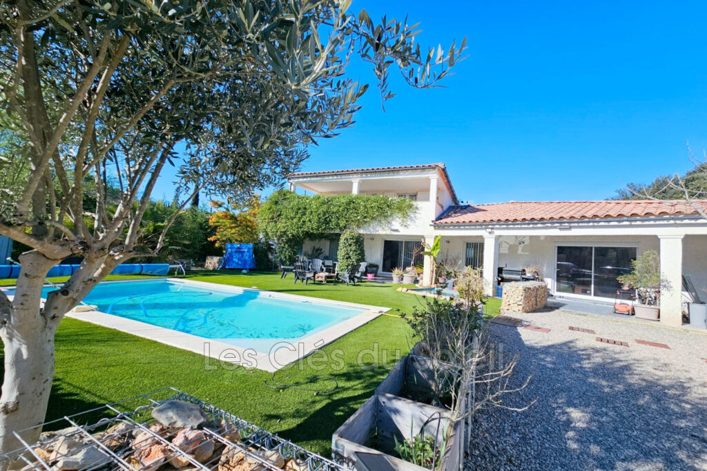 MONTFORT SUR ARGENS À seulement 8 km de Cotignac, découvrez ce – 6 pièces – 4 chambres – 161.00 m²