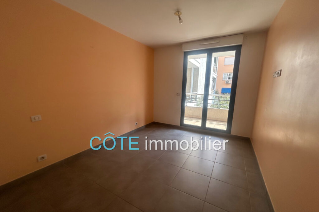 ANTIBES PORT VAUBAN 3 PIÈCES TERRASSE RÉSIDENCE RÉCENTE AU CAL – 3 pièces – 2 chambres – 71.00 m²