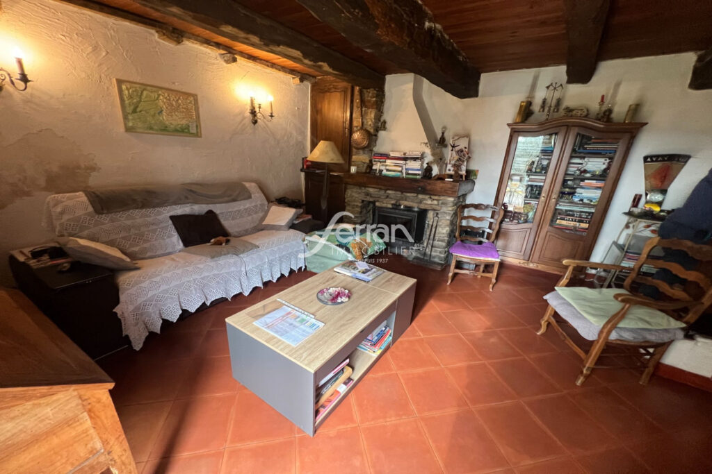 A vendre à Draguignan Ancienne bergerie composée d’un T4 et d’ – 7 pièces – 4 chambres – 142.00 m²