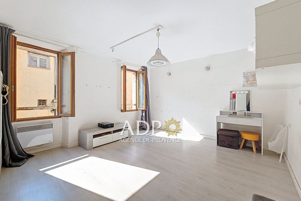 vente maison de village 5 Pièce(s) – 5 pièces – 4 chambres – 140.00 m²