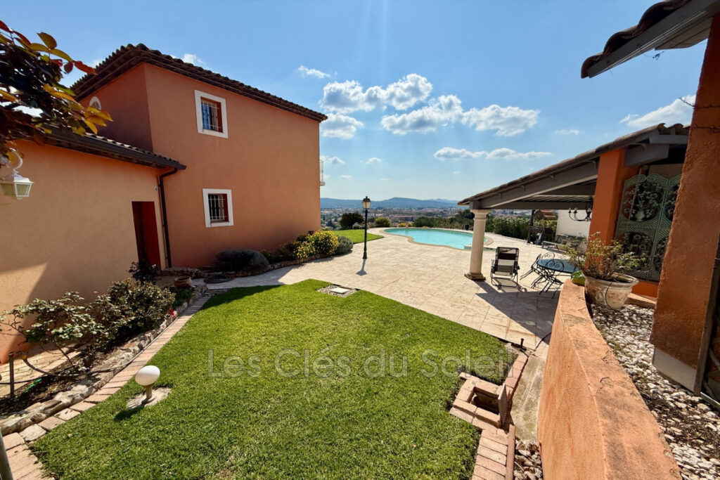 vente maison – NR pièces – 4 chambres – 165.00 m²