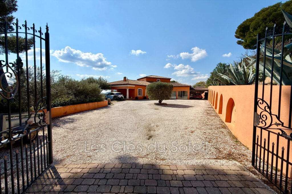 vente maison – NR pièces – 4 chambres – 165.00 m²