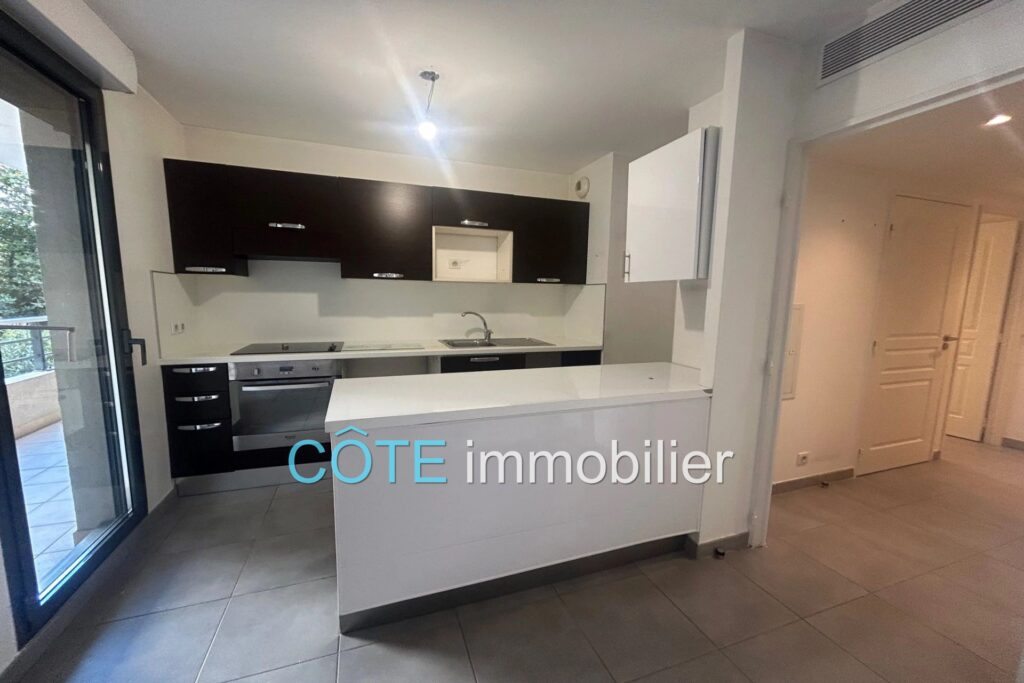 ANTIBES PORT VAUBAN 3 PIÈCES TERRASSE RÉSIDENCE RÉCENTE AU CAL – 3 pièces – 2 chambres – 71.00 m²