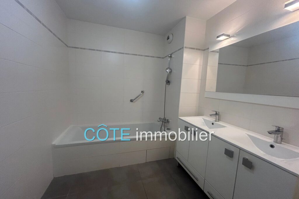 ANTIBES PORT VAUBAN 3 PIÈCES TERRASSE RÉSIDENCE RÉCENTE AU CAL – 3 pièces – 2 chambres – 71.00 m²