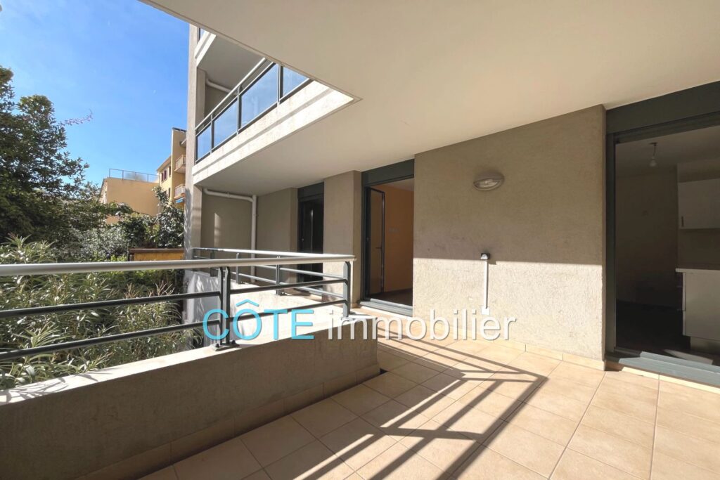 ANTIBES PORT VAUBAN 3 PIÈCES TERRASSE RÉSIDENCE RÉCENTE AU CAL – 3 pièces – 2 chambres – 71.00 m²