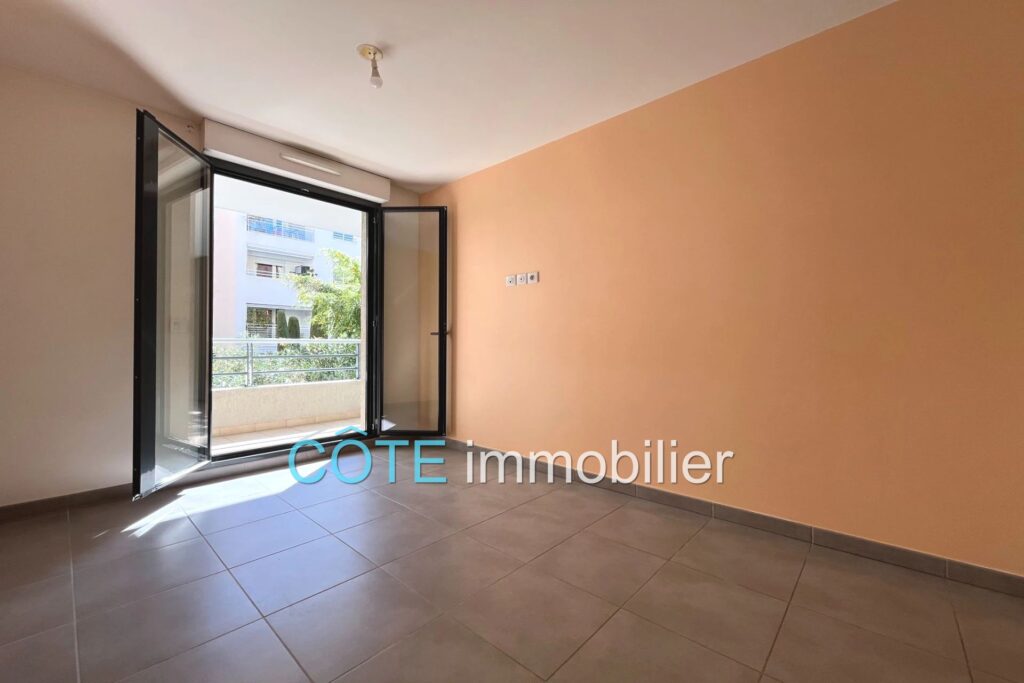 ANTIBES PORT VAUBAN 3 PIÈCES TERRASSE RÉSIDENCE RÉCENTE AU CAL – 3 pièces – 2 chambres – 71.00 m²