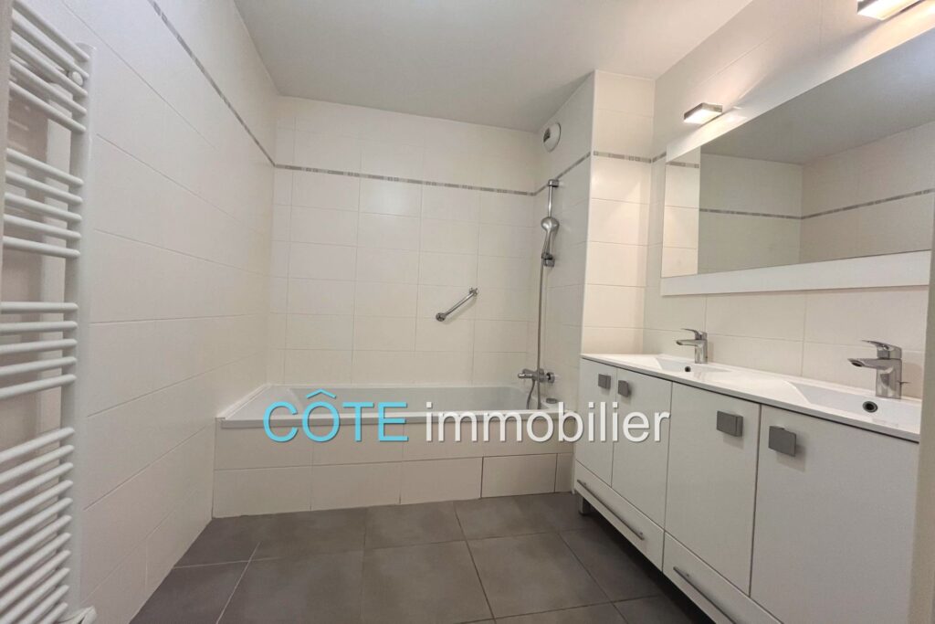 ANTIBES PORT VAUBAN 3 PIÈCES TERRASSE RÉSIDENCE RÉCENTE AU CAL – 3 pièces – 2 chambres – 71.00 m²