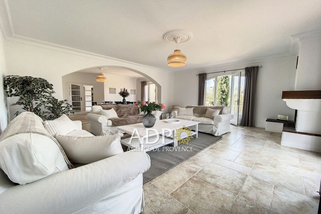 vente maison 7 Pièce(s) – 7 pièces – 6 chambres – 250.00 m²