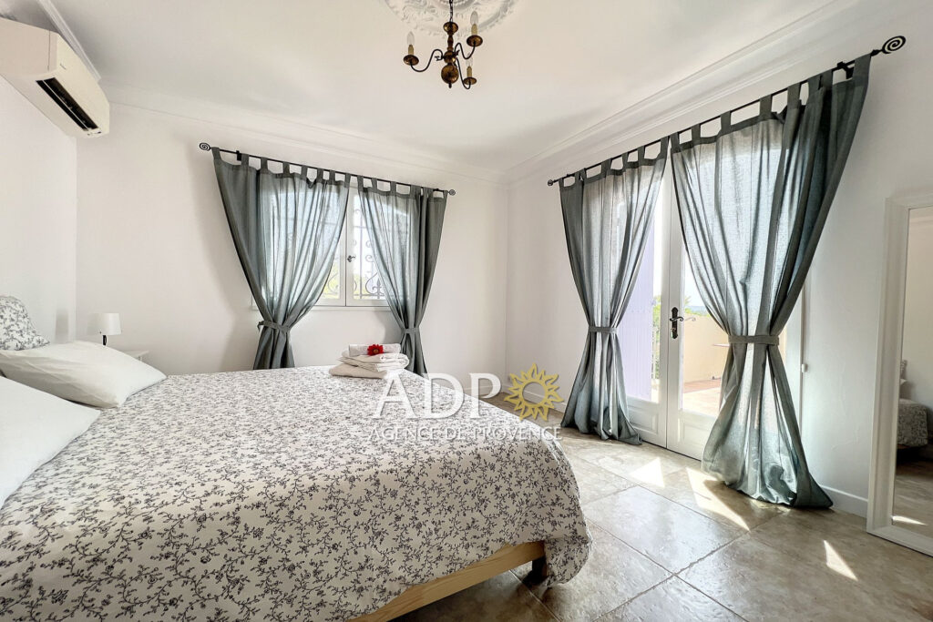 vente maison 7 Pièce(s) – 7 pièces – 6 chambres – 250.00 m²