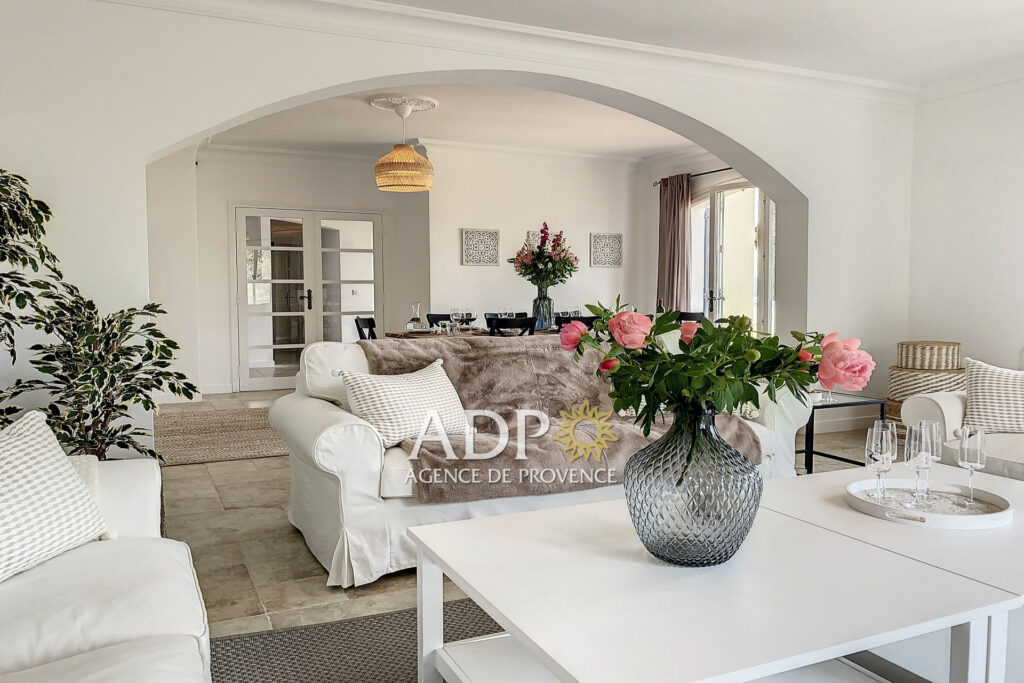 vente maison 7 Pièce(s) – 7 pièces – 6 chambres – 250.00 m²