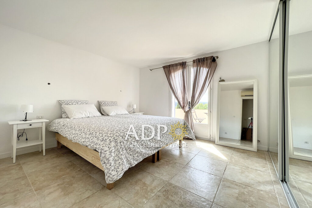 vente maison 7 Pièce(s) – 7 pièces – 6 chambres – 250.00 m²