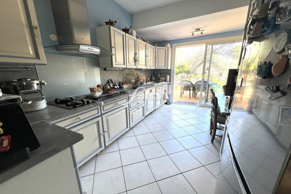 A vendre à Draguignan Ancienne bergerie composée d’un T4 et d’ – 7 pièces – 4 chambres – 142.00 m²