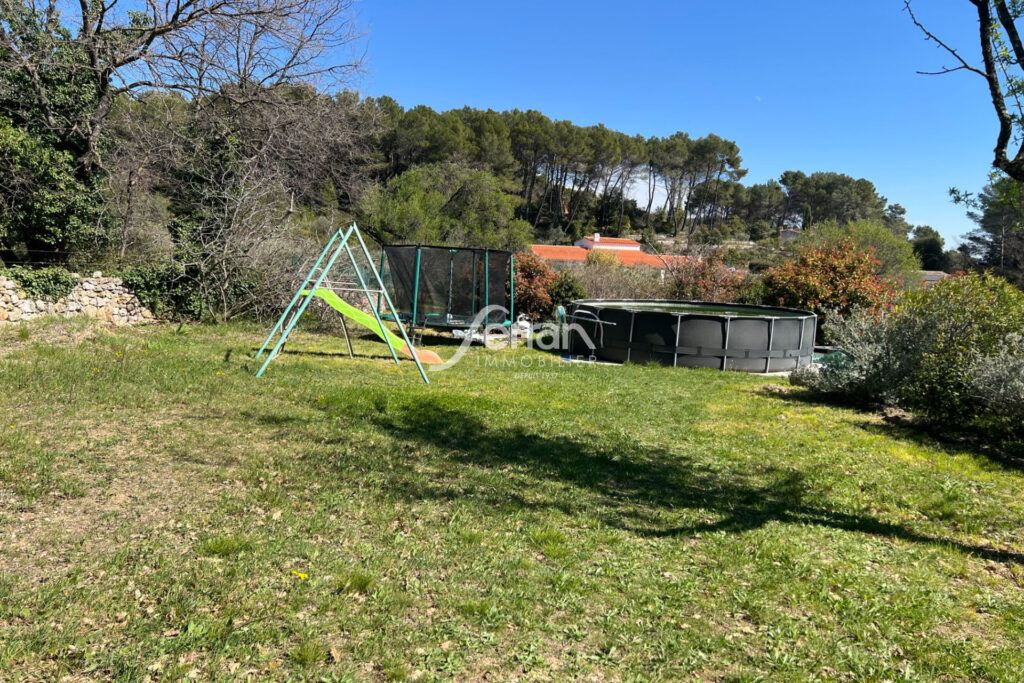 A vendre à Draguignan Ancienne bergerie composée d’un T4 et d’ – 7 pièces – 4 chambres – 142.00 m²