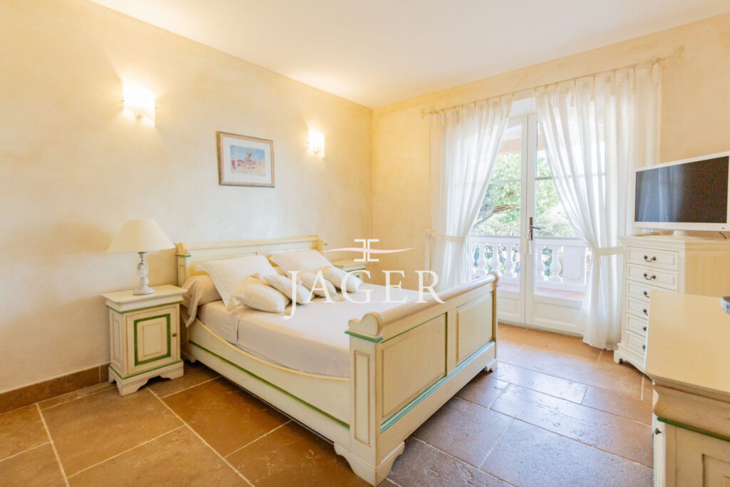 Exclusivité – Propriété d&rsquo;Exception Vue Mer  – 7 pièces – 5 chambres – 400.00 m²