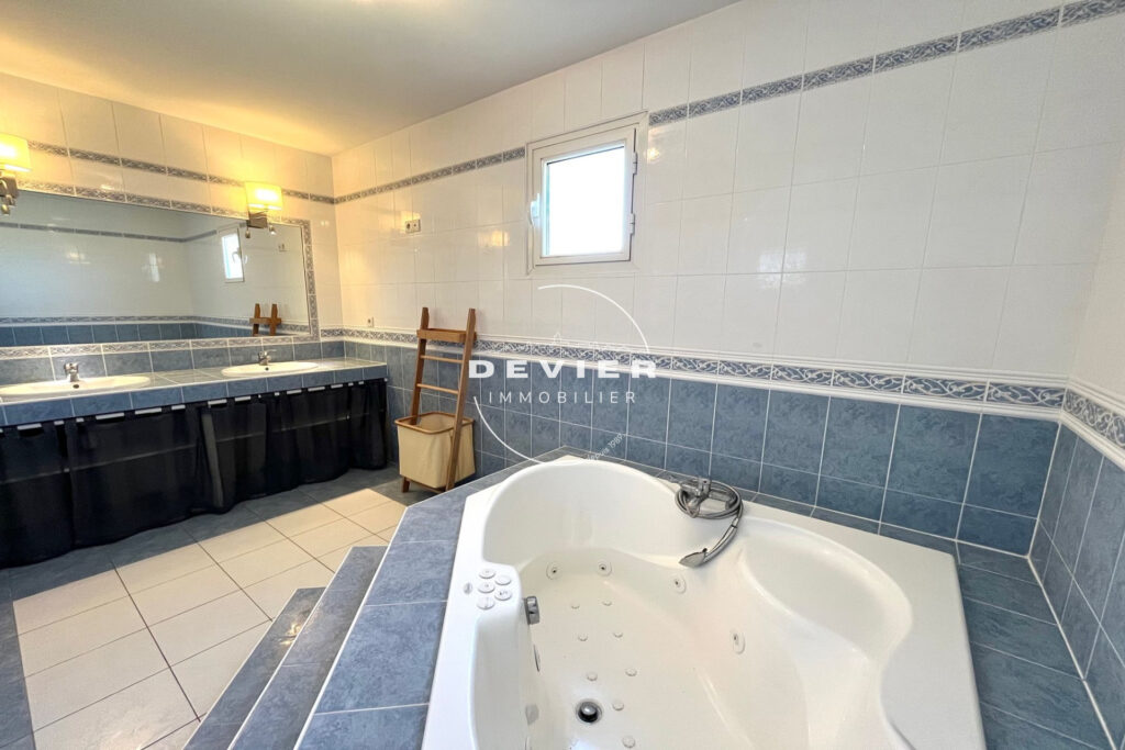 vente maison 4 Pièce(s) – 4 pièces – 3 chambres – 130.00 m²