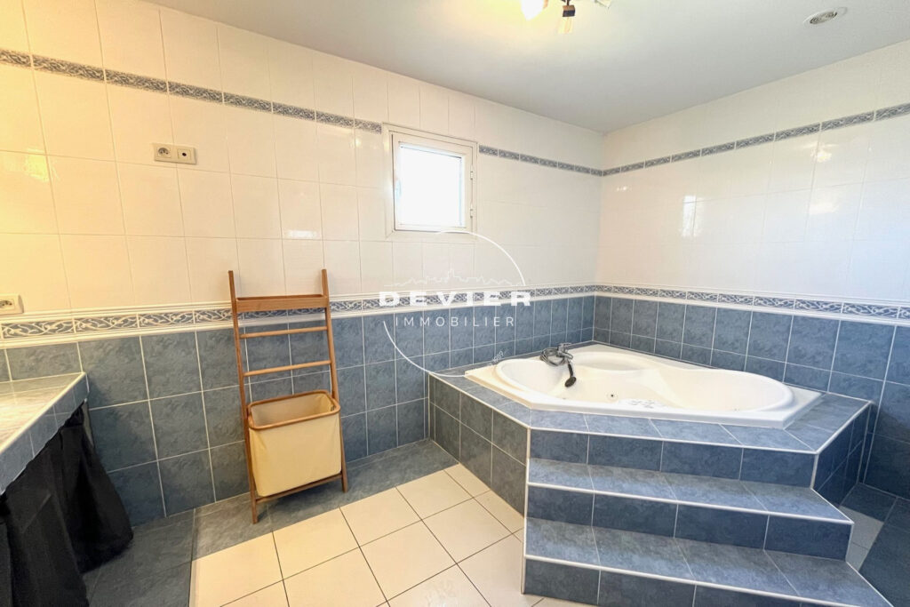 vente maison 4 Pièce(s) – 4 pièces – 3 chambres – 130.00 m²