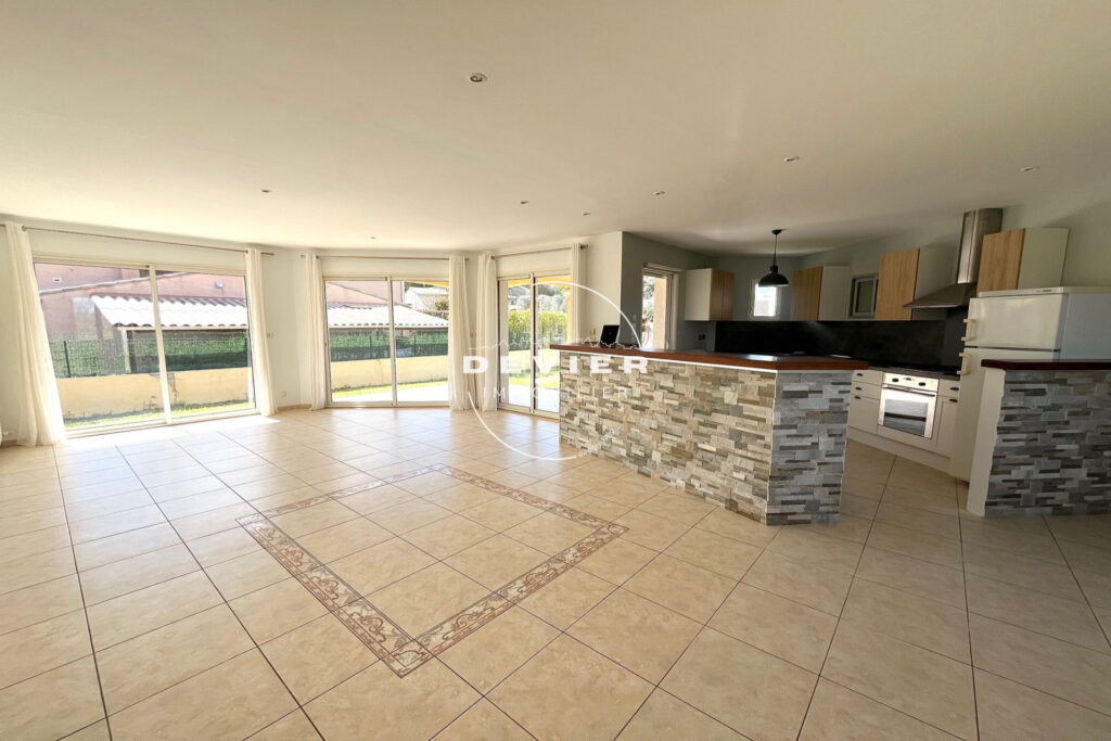 vente maison 4 Pièce(s) – 4 pièces – 3 chambres – 130.00 m²