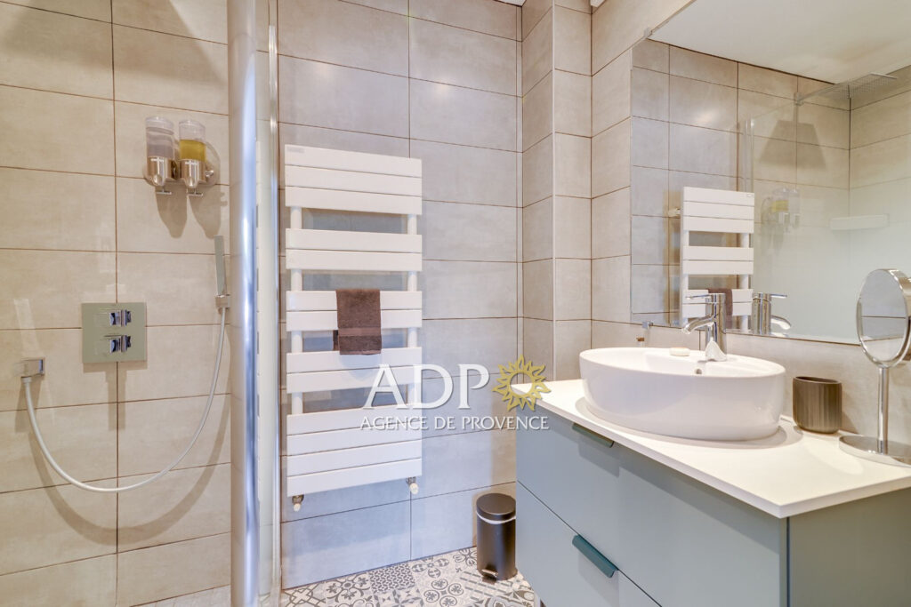 vente maison 9 Pièce(s) – 9 pièces – 7 chambres – 245.00 m²