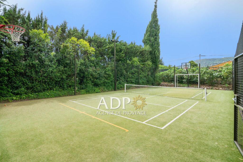 vente maison 9 Pièce(s) – 9 pièces – 7 chambres – 245.00 m²