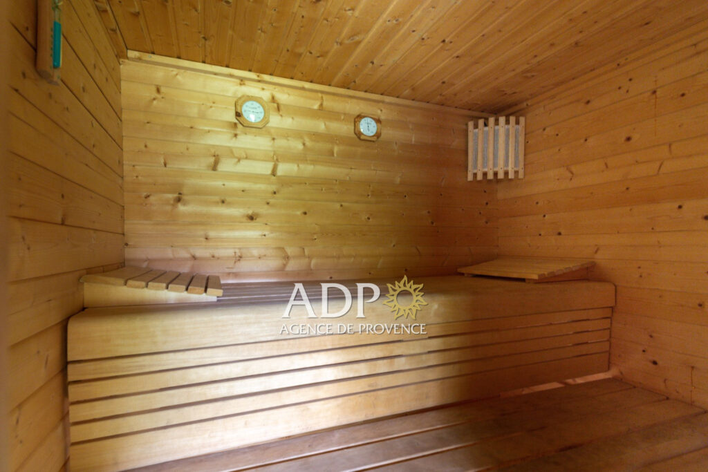 vente maison 9 Pièce(s) – 9 pièces – 7 chambres – 245.00 m²