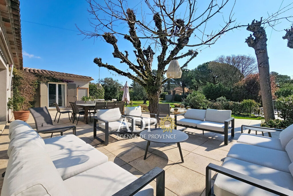 vente maison 9 Pièce(s) – 9 pièces – 7 chambres – 245.00 m²