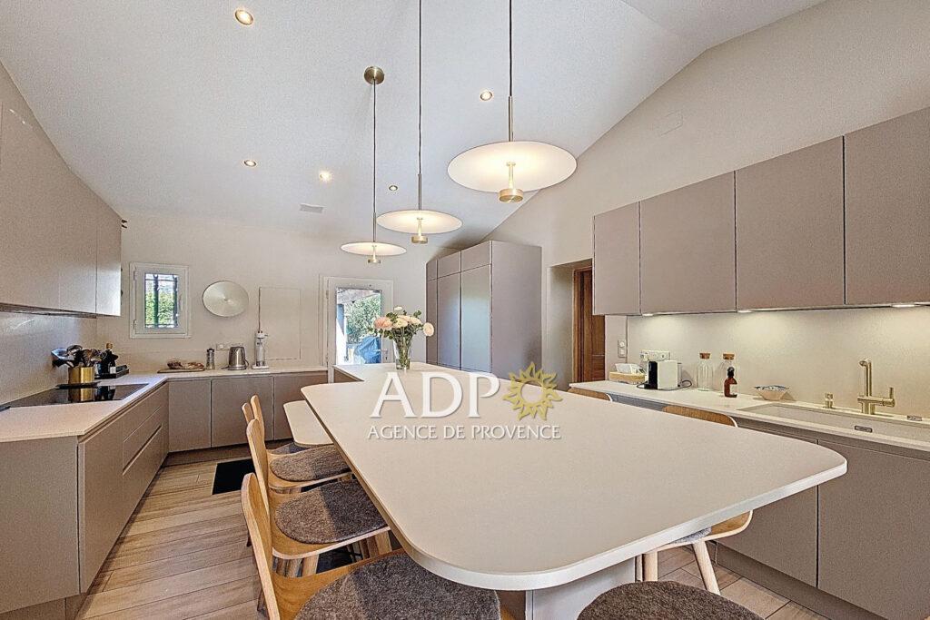 vente maison 9 Pièce(s) – 9 pièces – 7 chambres – 245.00 m²