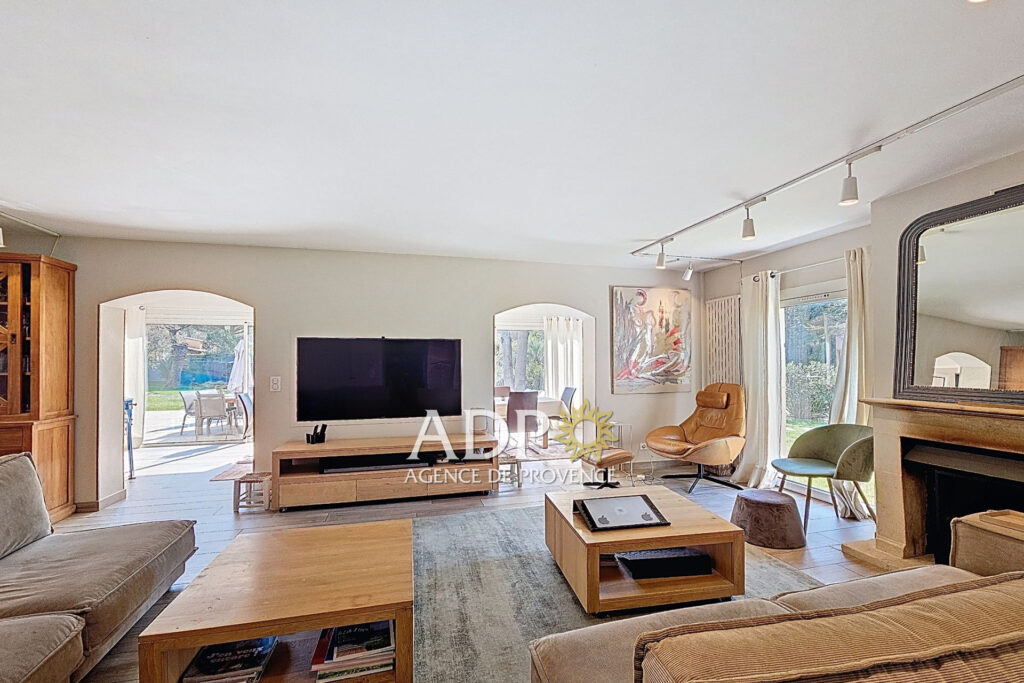 vente maison 9 Pièce(s) – 9 pièces – 7 chambres – 245.00 m²