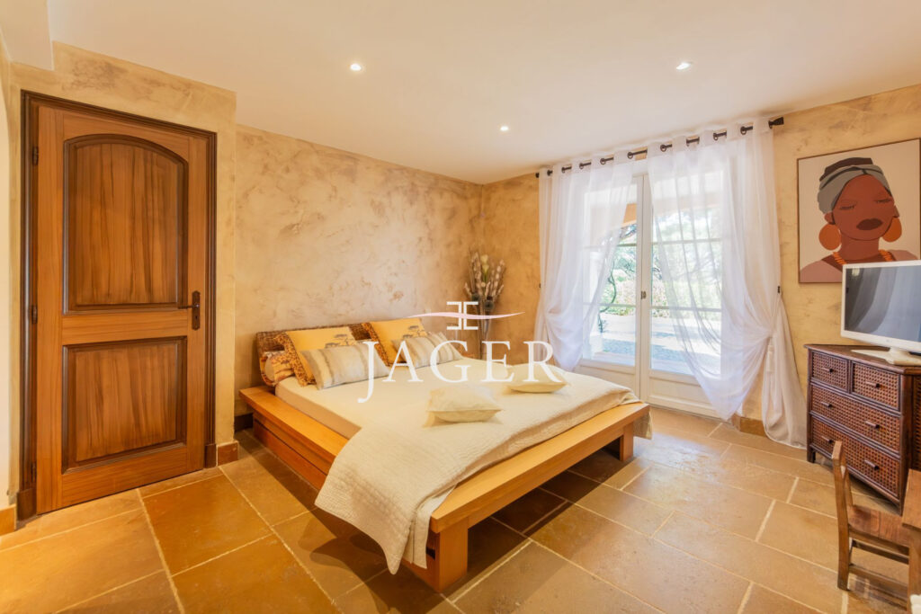 Exclusivité – Propriété d&rsquo;Exception Vue Mer  – 7 pièces – 5 chambres – 400.00 m²