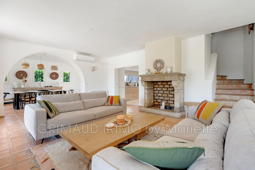 belle propriéte a pied des plages   – 5 pièces – 4 chambres – 197.00 m²