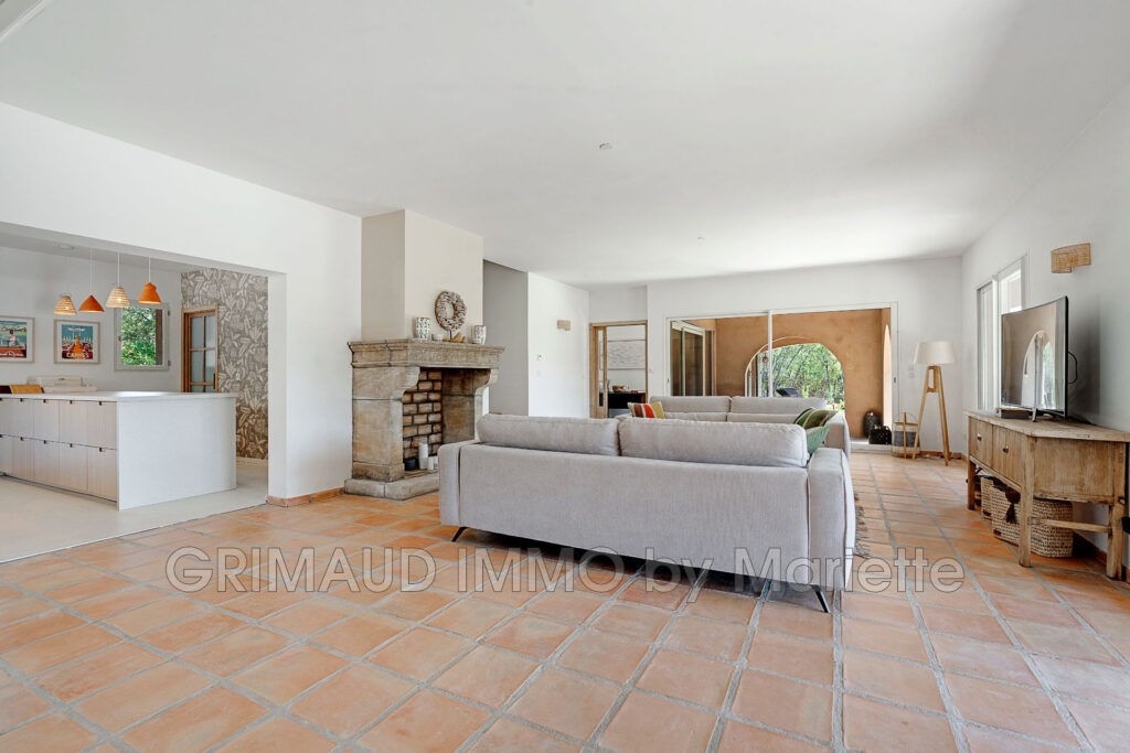 belle propriéte a pied des plages   – 5 pièces – 4 chambres – 197.00 m²