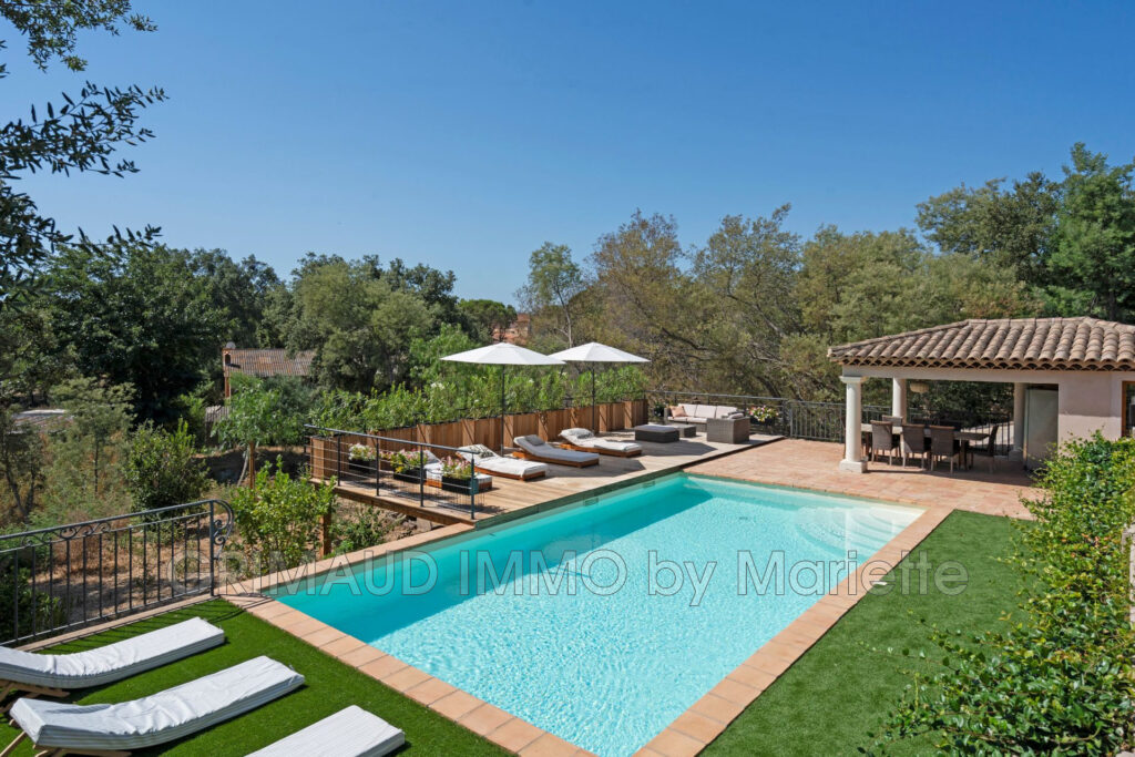 belle propriéte a pied des plages   – 5 pièces – 4 chambres – 197.00 m²