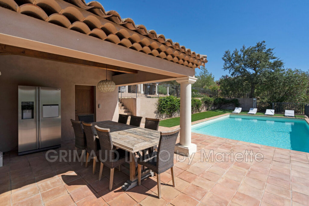 belle propriéte a pied des plages   – 5 pièces – 4 chambres – 197.00 m²