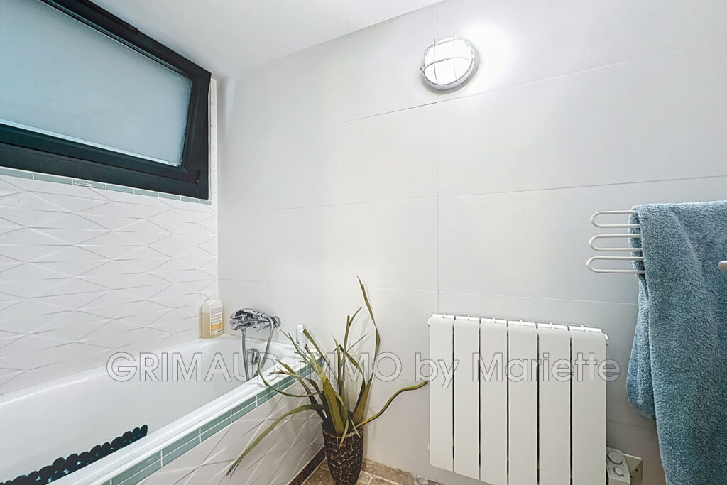 belle vue mer pour cette maison provencale au calme et 4 chamb – 6 pièces – 4 chambres – 183.00 m²