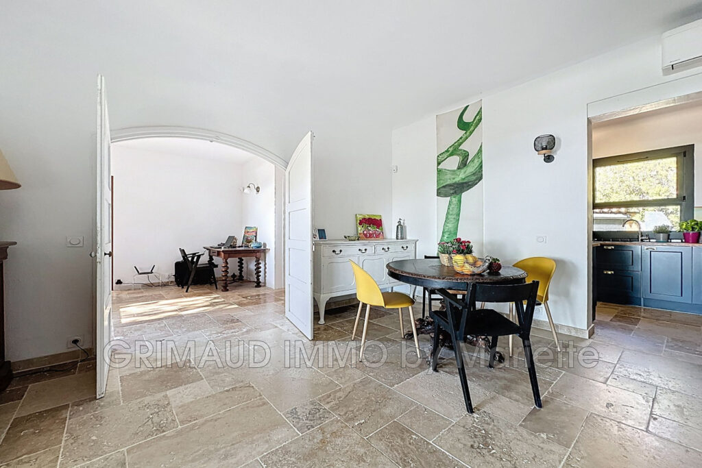 belle vue mer pour cette maison provencale au calme et 4 chamb – 6 pièces – 4 chambres – 183.00 m²