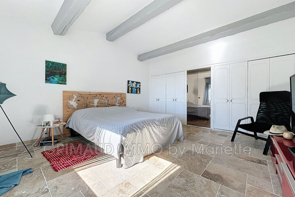 belle vue mer pour cette maison provencale au calme et 4 chamb – 6 pièces – 4 chambres – 183.00 m²