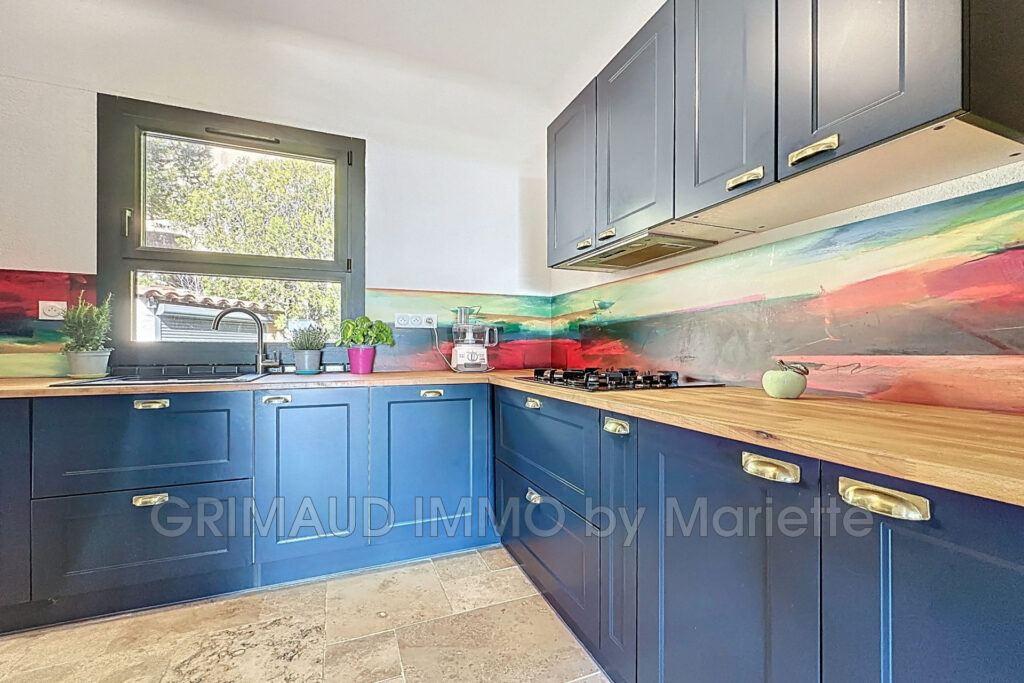 belle vue mer pour cette maison provencale au calme et 4 chamb – 6 pièces – 4 chambres – 183.00 m²