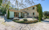 Mas Provençal de Charme avec Piscine ? Vue sur les Collines du – NR pièces – 4 chambres – 190.00 m²