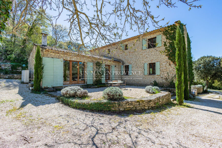 Maison à louer à Gordes