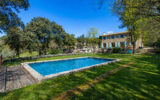 Mas Provençal de Charme avec Piscine ? Vue sur les Collines du – NR pièces – 4 chambres – 190.00 m²