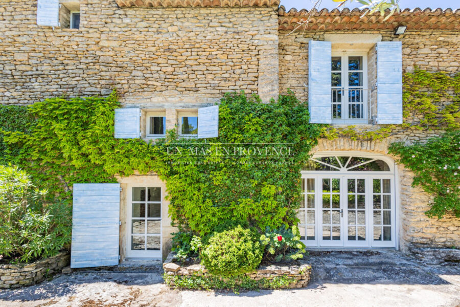 Maison à louer à Gordes