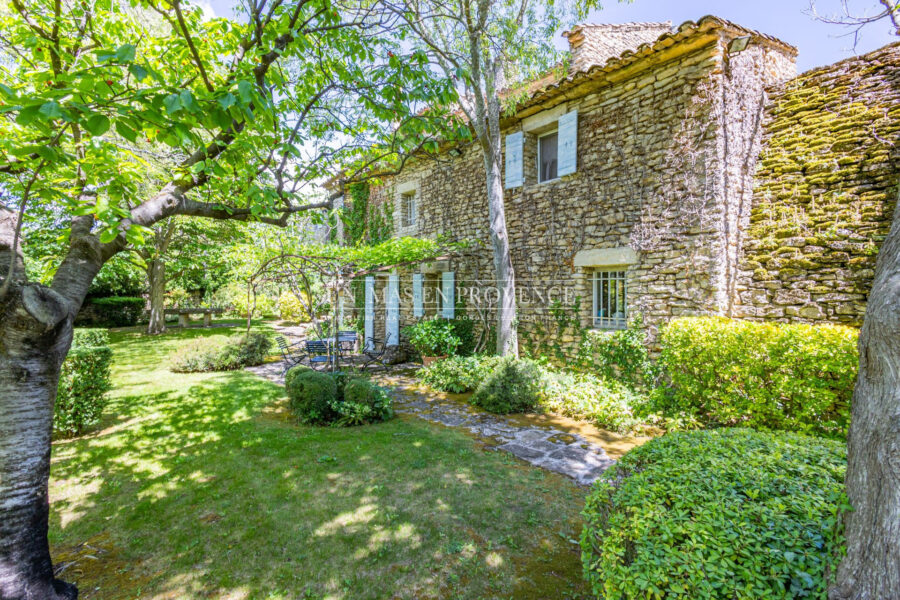 Maison à louer à Gordes